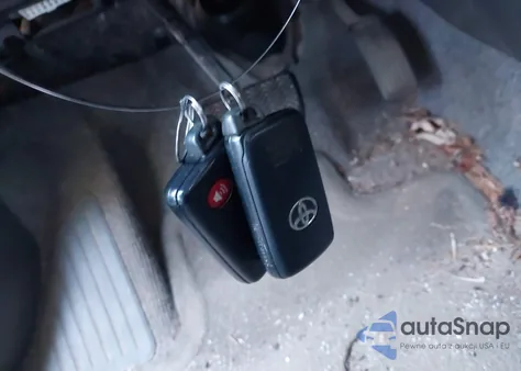 2010 Toyota Prius Iii z USA, uszkodzony, nr VIN JTDKN3DU7A0050629